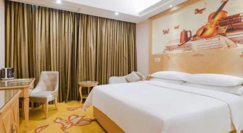 Bed in Vienna Hotel Chengdu North Railway Station North Square Wukuaishi Metro Station