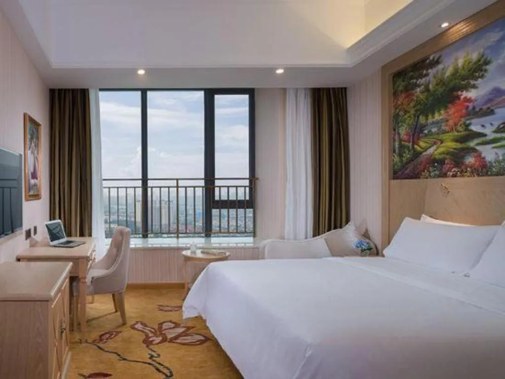 Bed in Vienna Hotel Chengdu North Railway Station North Square Wukuaishi Metro Station