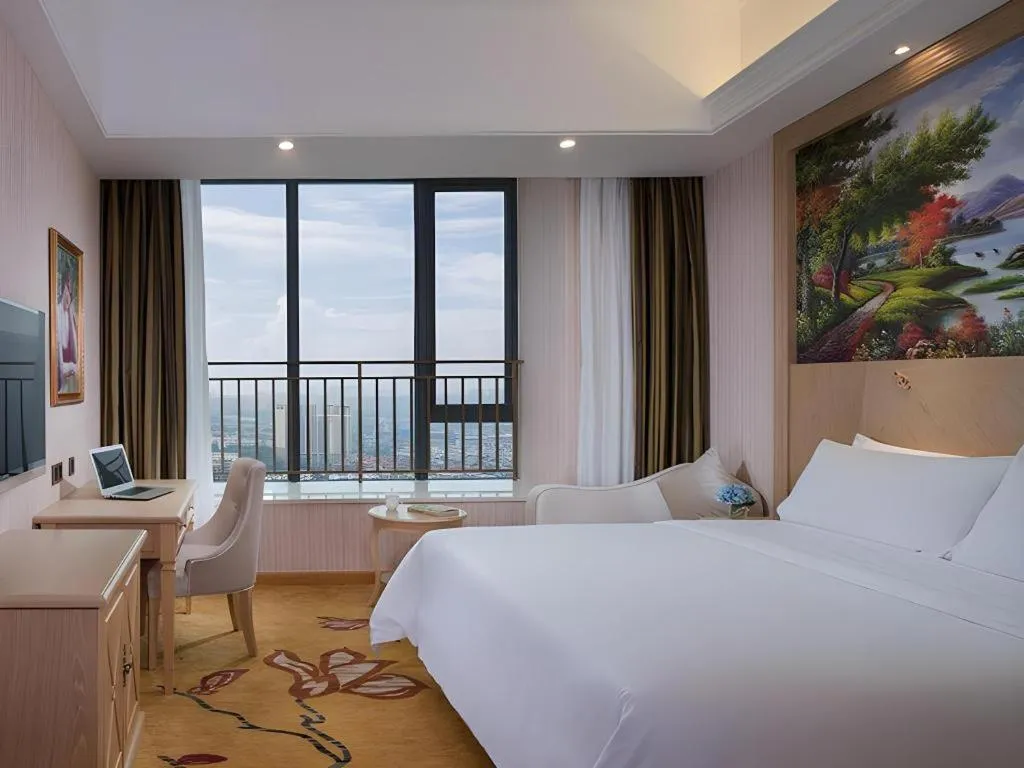 Bed in Vienna Hotel Chengdu North Railway Station North Square Wukuaishi Metro Station