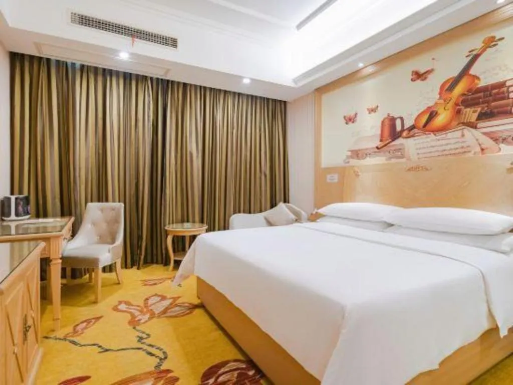 Bed in Vienna Hotel Chengdu North Railway Station North Square Wukuaishi Metro Station