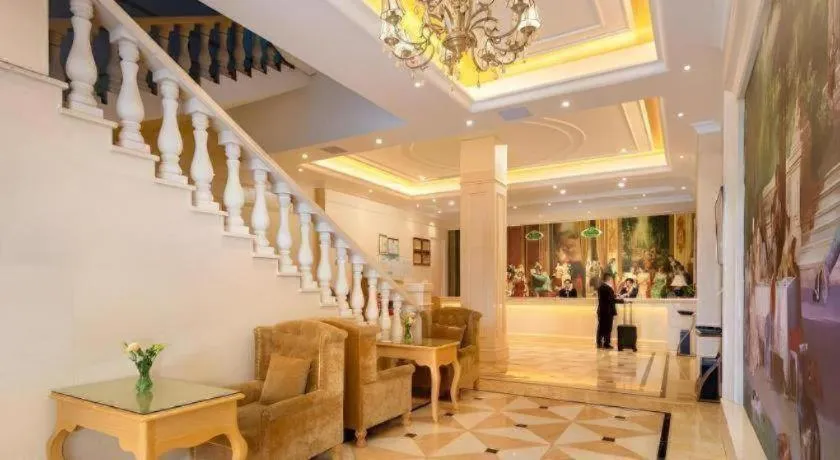 Vienna Hotel Chongqing Shizhu Stadium