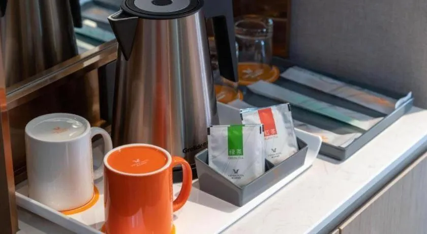 Vienna Hotel Lincang New Asia Pacific Times Square