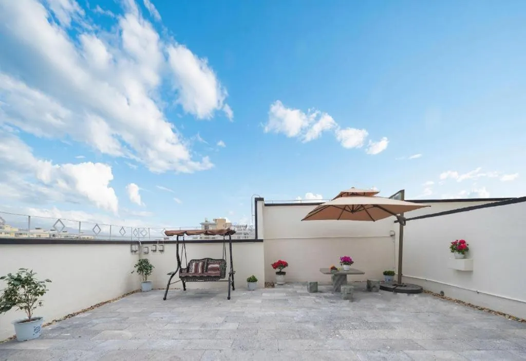 Vienna Hotel Lincang New Asia Pacific Times Square