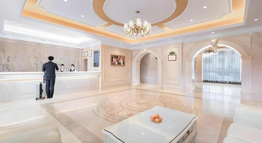 Vienna Hotel Guangxi Zhongshan Central Plaza West High-Speed Railway Station