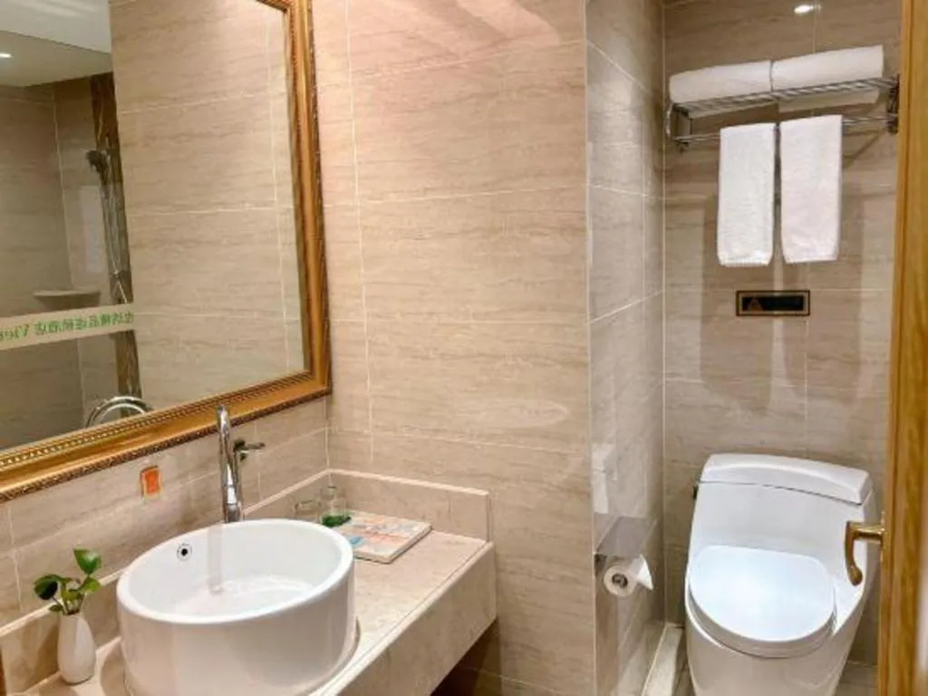 Vienna Hotel Guangxi Zhongshan Central Plaza West High-Speed Railway Station