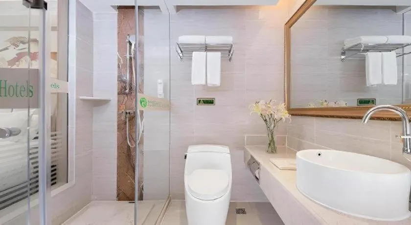 Vienna Hotel Guangxi Zhongshan Central Plaza West High-Speed Railway Station