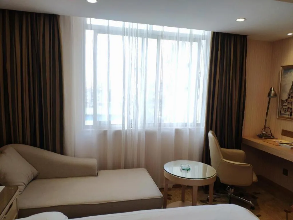 Vienna Hotel Guangxi Zhongshan Central Plaza West High-Speed Railway Station