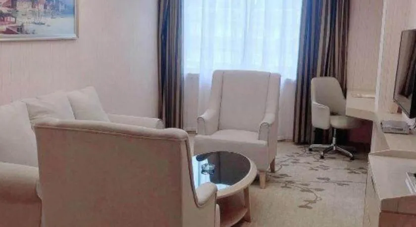 Vienna Hotel Guangxi Zhongshan Central Plaza West High-Speed Railway Station