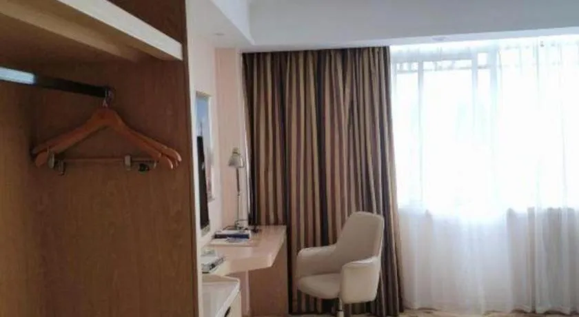 Vienna Hotel Guangxi Zhongshan Central Plaza West High-Speed Railway Station