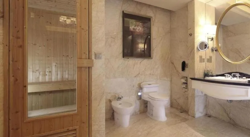 Venus Royal Hotel Shenzhen International Exhibition Center