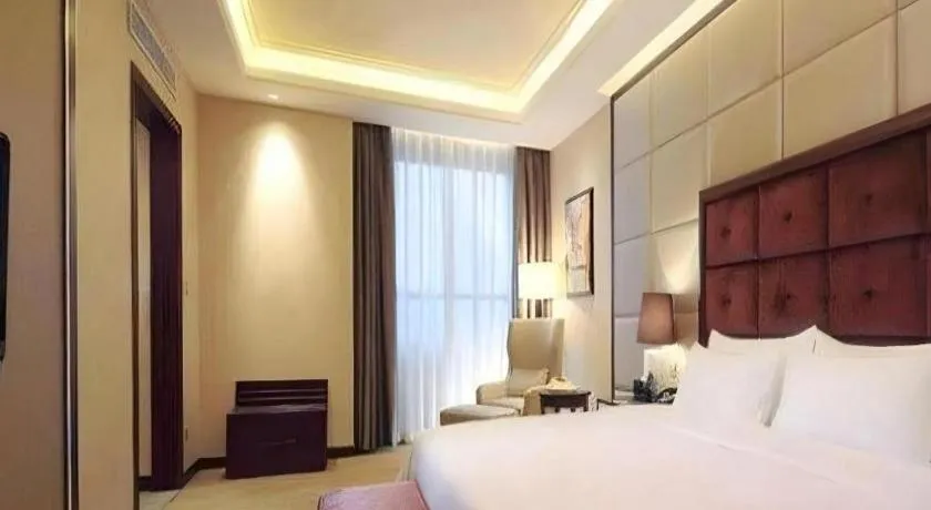 Bed in Venus Royal Hotel Shenzhen International Exhibition Center