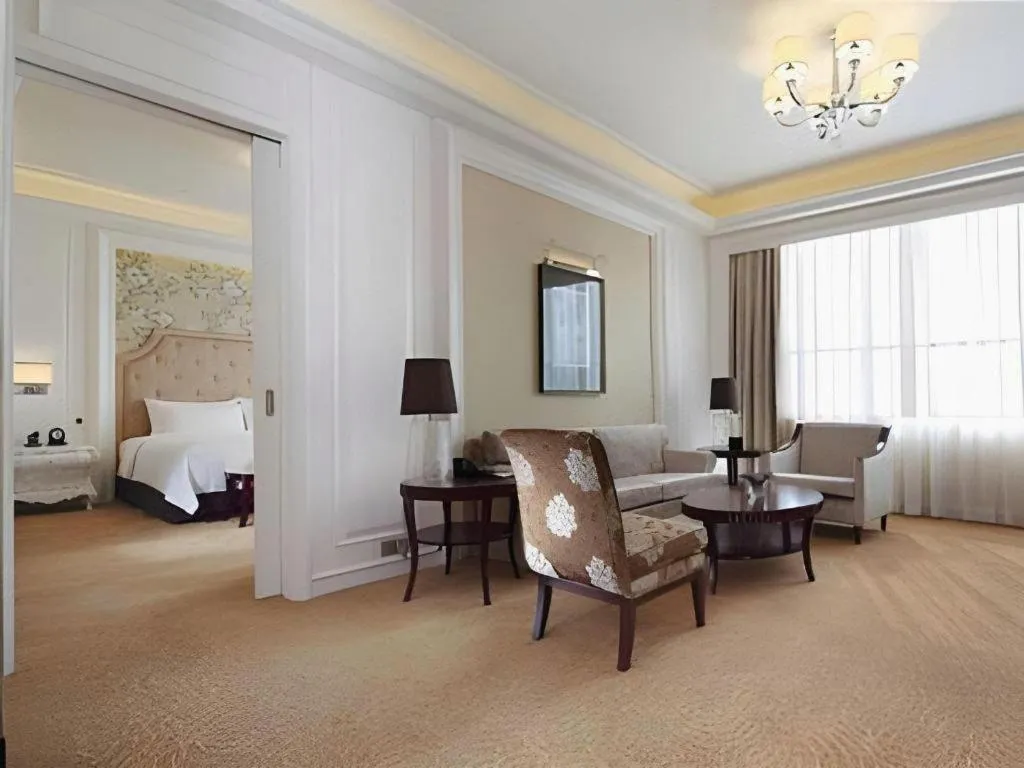 Bed in Venus Royal Hotel Shenzhen International Exhibition Center