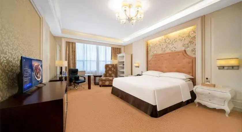 Bed in Venus Royal Hotel Shenzhen International Exhibition Center Bed in Venus Royal Hotel Shenzhen International Exhibition Center