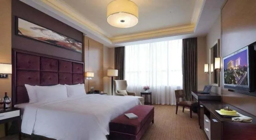 Bed in Venus Royal Hotel Shenzhen International Exhibition Center