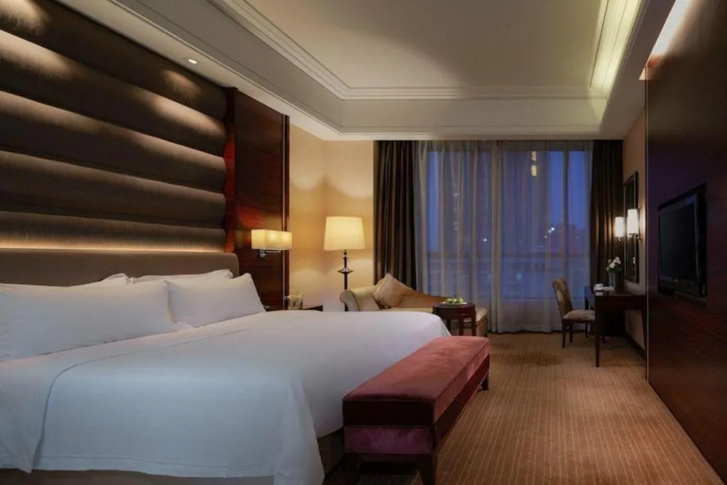 Bed in Venus Royal Hotel Shenzhen International Exhibition Center