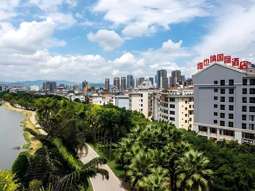 Vienna Hotel Yunnan Maitreya Huquan