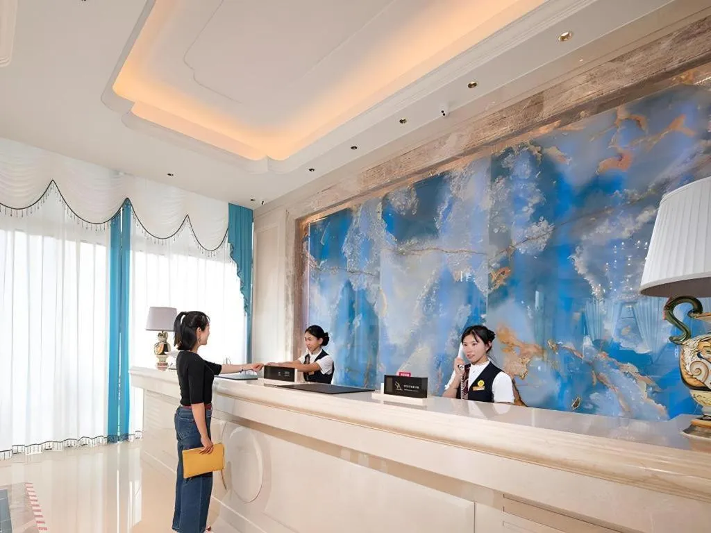Vienna Hotel Yunnan Maitreya Huquan