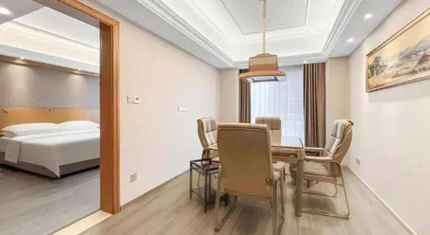 Bed in Vienna Hotel Anhui Xuancheng High-Speed Railway Station Bed in Vienna Hotel Anhui Xuancheng High-Speed Railway Station