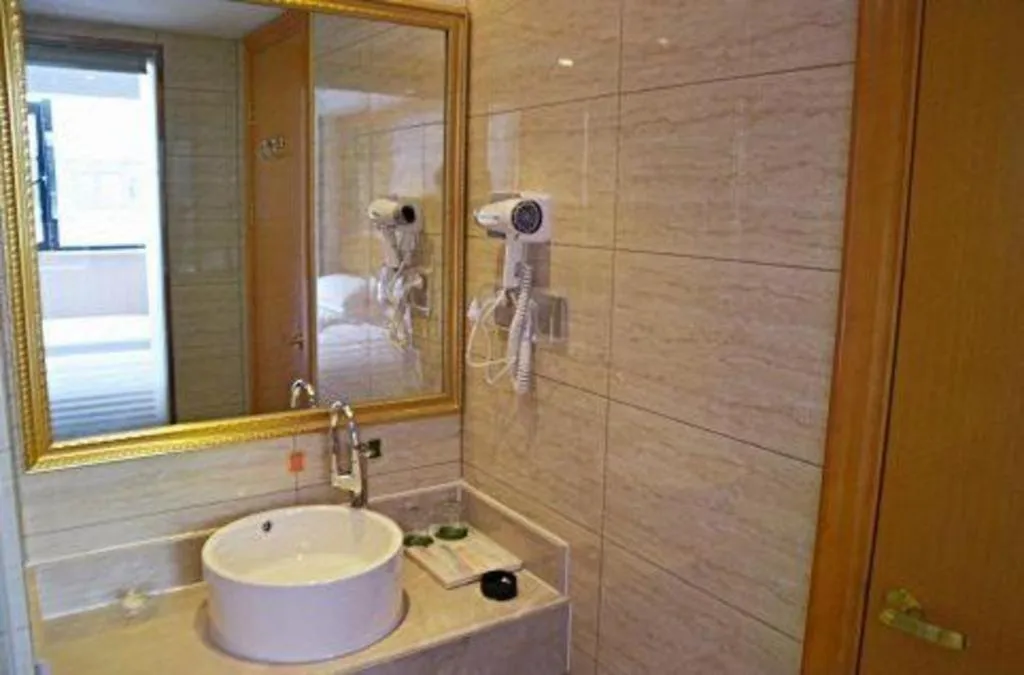 Vienna Hotel Tianjin 5th Avenue Youyi Road Cultural Center Metro Station