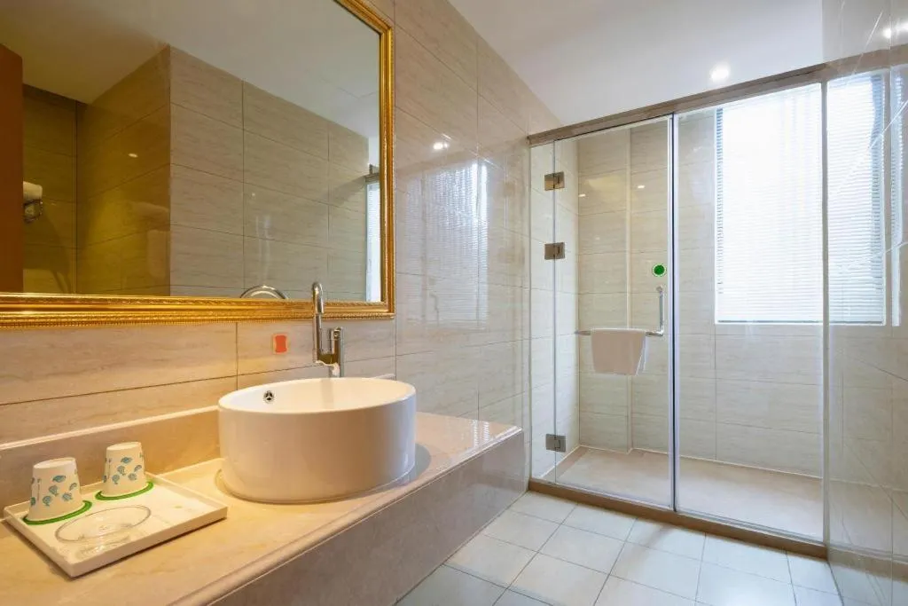 Vienna Hotel Tianjin 5th Avenue Youyi Road Cultural Center Metro Station