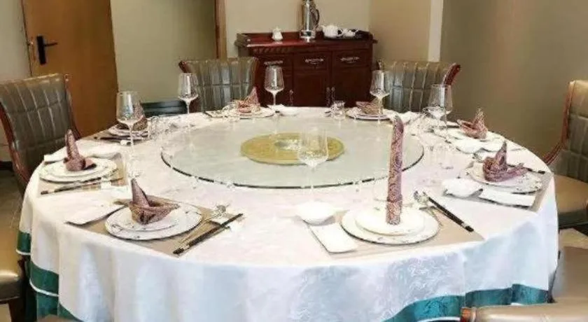 Vienna Hotel Tianjin 5th Avenue Youyi Road Cultural Center Metro Station