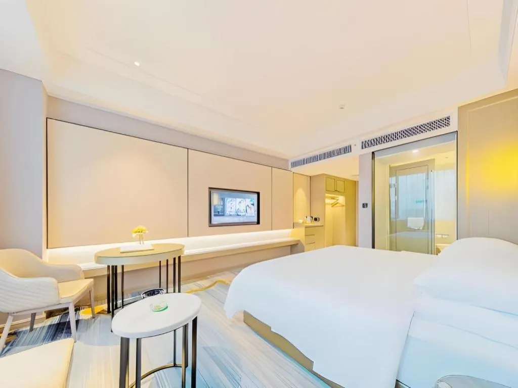 Bed in Venus Royal Hotel Guangdong Zhongshan Dongfeng Center