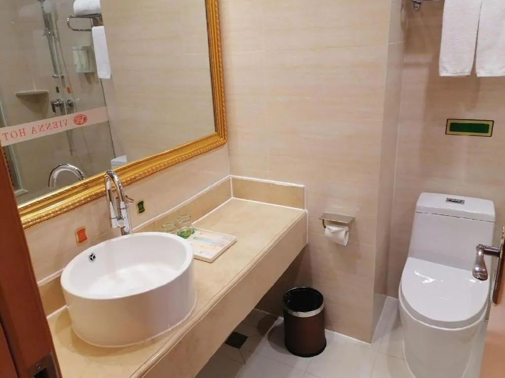 Vienna Hotel Guangxi Yulin Rong County Guinan Road