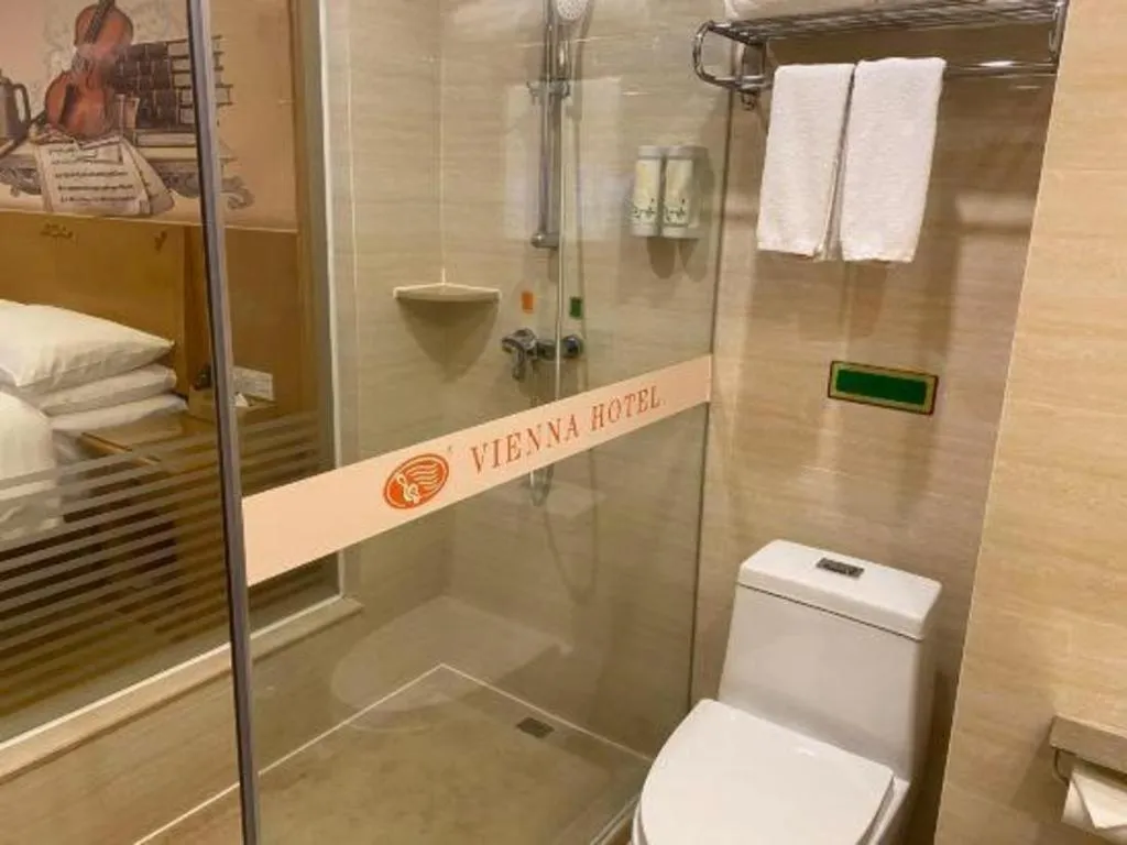 Vienna Hotel Guangxi Yulin Rong County Guinan Road