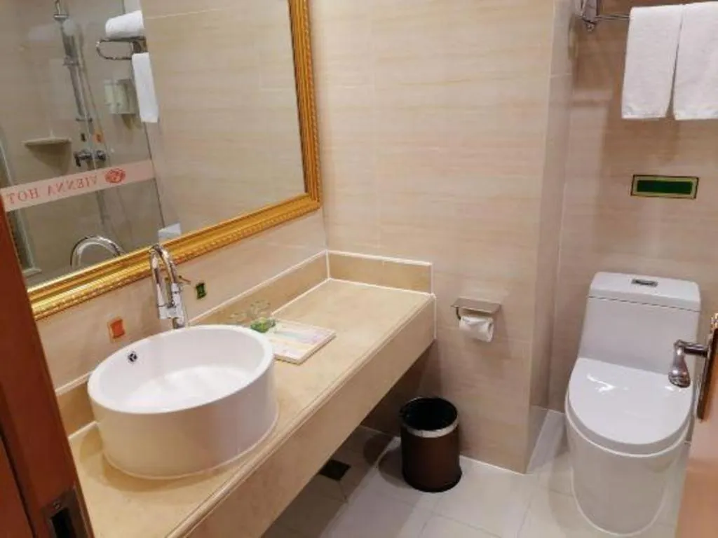 Vienna Hotel Guangxi Yulin Rong County Guinan Road