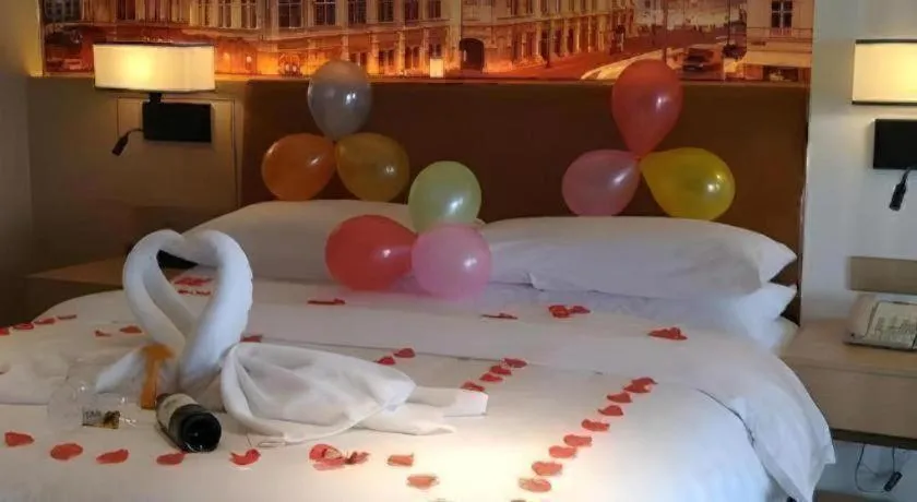 Bed in Vienna Hotel Chengdu Exhibition Center In Time City