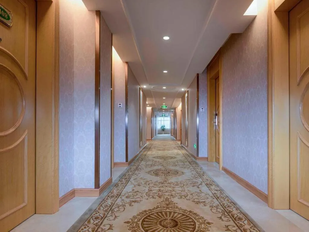 Vienna Hotel Shenzhen Pingdi Huancheng South Road