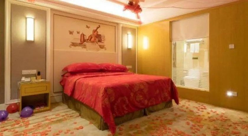 Bed in Vienna Hotel Shenzhen Pingdi Huancheng South Road