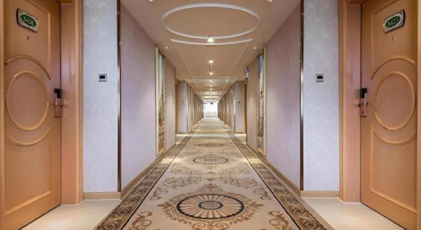 Vienna Hotel Shenzhen Pingdi Huancheng South Road