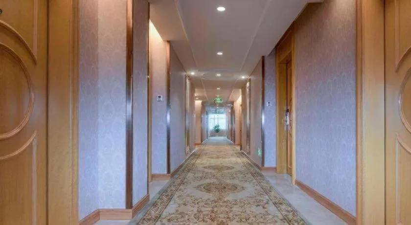 Vienna Hotel Shenzhen Pingdi Huancheng South Road