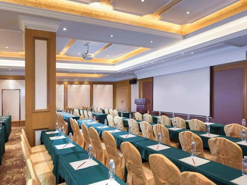 Vienna Hotel Shenzhen Pingdi Huancheng South Road