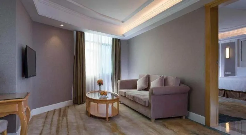 Vienna Hotel Shenzhen Pingdi Huancheng South Road