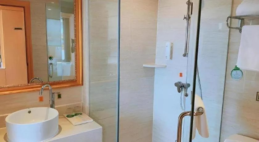 Vienna Hotel Shandong Qingdao Taidong Pijiu Street Liaoning Road