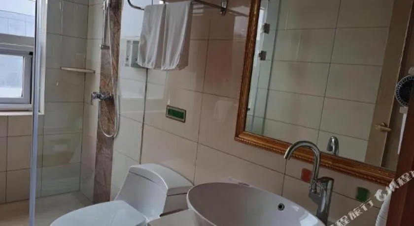 Vienna Hotel Shandong Qingdao Taidong Pijiu Street Liaoning Road