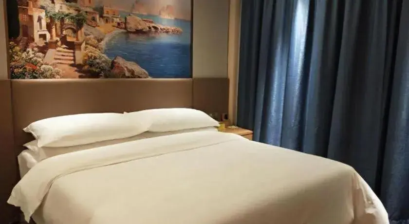 Bed in Vienna Hotel Shandong Qingdao Taidong Pijiu Street Liaoning Road Bed in Vienna Hotel Shandong Qingdao Taidong Pijiu Street Liaoning Road