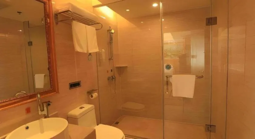 Vienna Hotel Shandong Qingdao Taidong Pijiu Street Liaoning Road