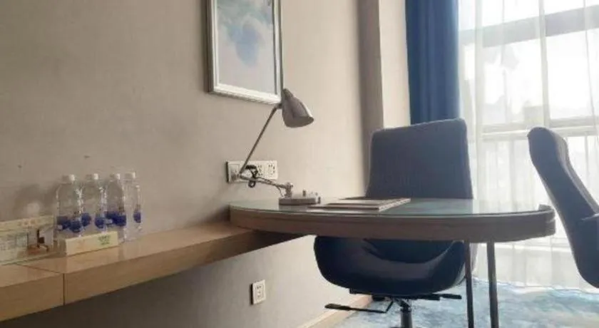 Vienna Hotel Shaanxi Hanzhong Central Square High-Speed Railway Station