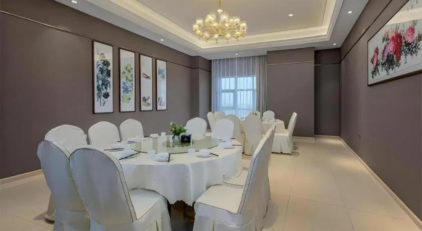 Vienna Hotel Shaanxi Hanzhong Central Square High-Speed Railway Station