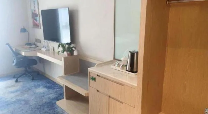 Vienna Hotel Shaanxi Hanzhong Central Square High-Speed Railway Station