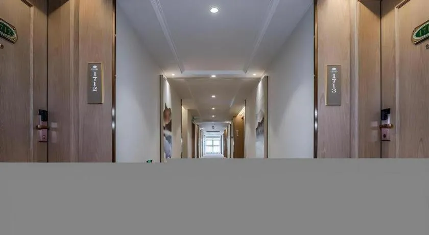 Vienna Hotel Shaanxi Hanzhong Central Square High-Speed Railway Station