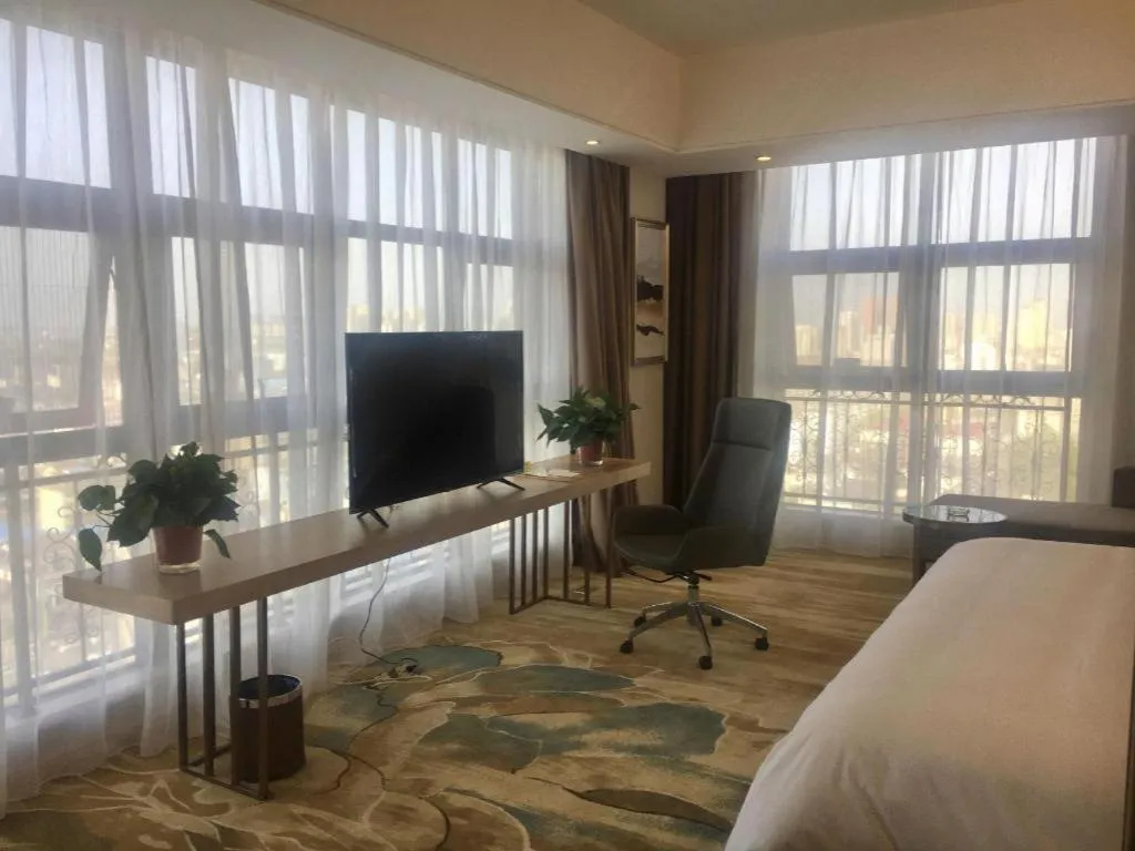 Vienna Hotel Shaanxi Hanzhong Central Square High-Speed Railway Station