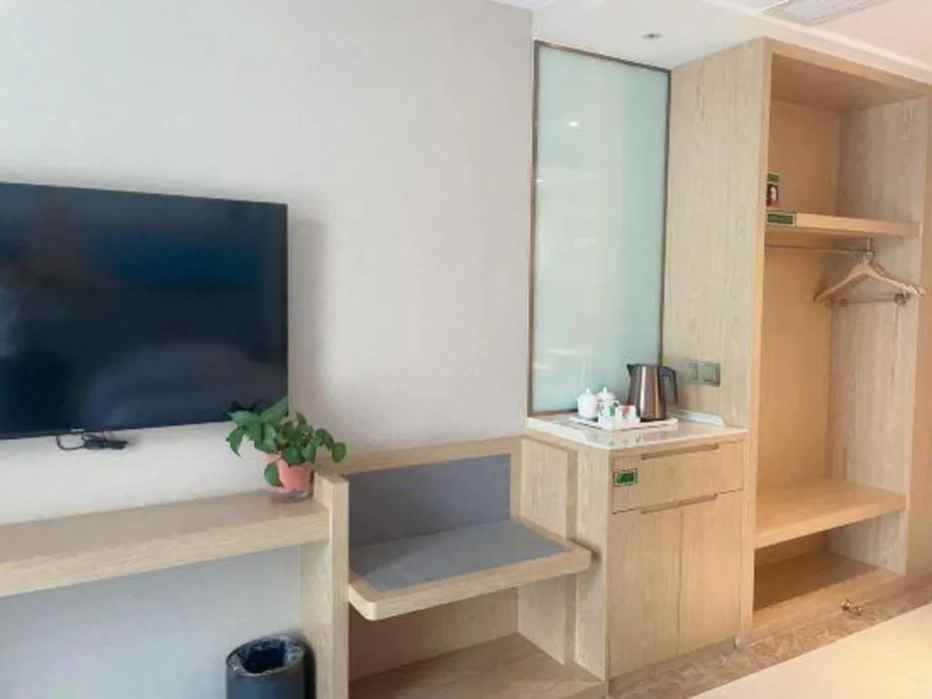 Vienna Hotel Shaanxi Hanzhong Central Square High-Speed Railway Station