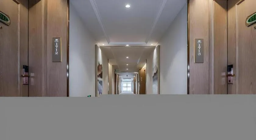 Vienna Hotel Shaanxi Hanzhong Central Square High-Speed Railway Station