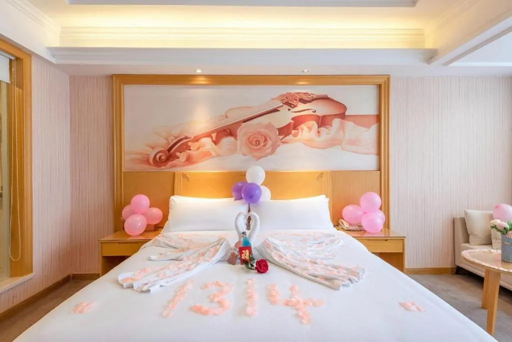 Bed in Vienna Hotel Guangzhou North Station Huaguoshan Metro Station