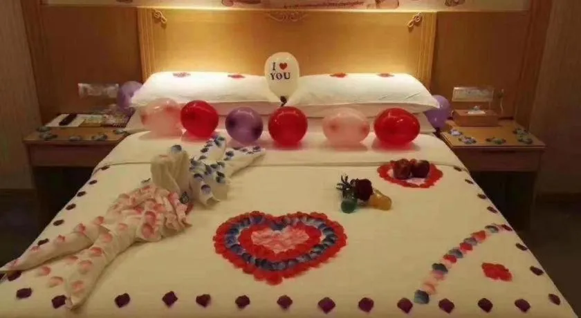 Bed in Vienna Hotel Guangzhou North Station Huaguoshan Metro Station