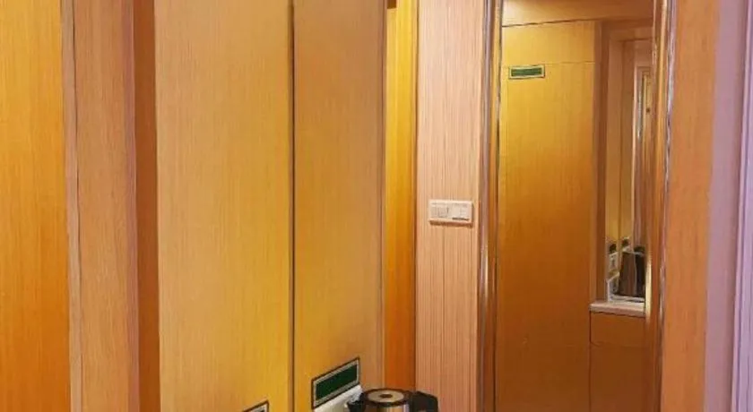 Vienna Hotel Guangzhou North Station Huaguoshan Metro Station